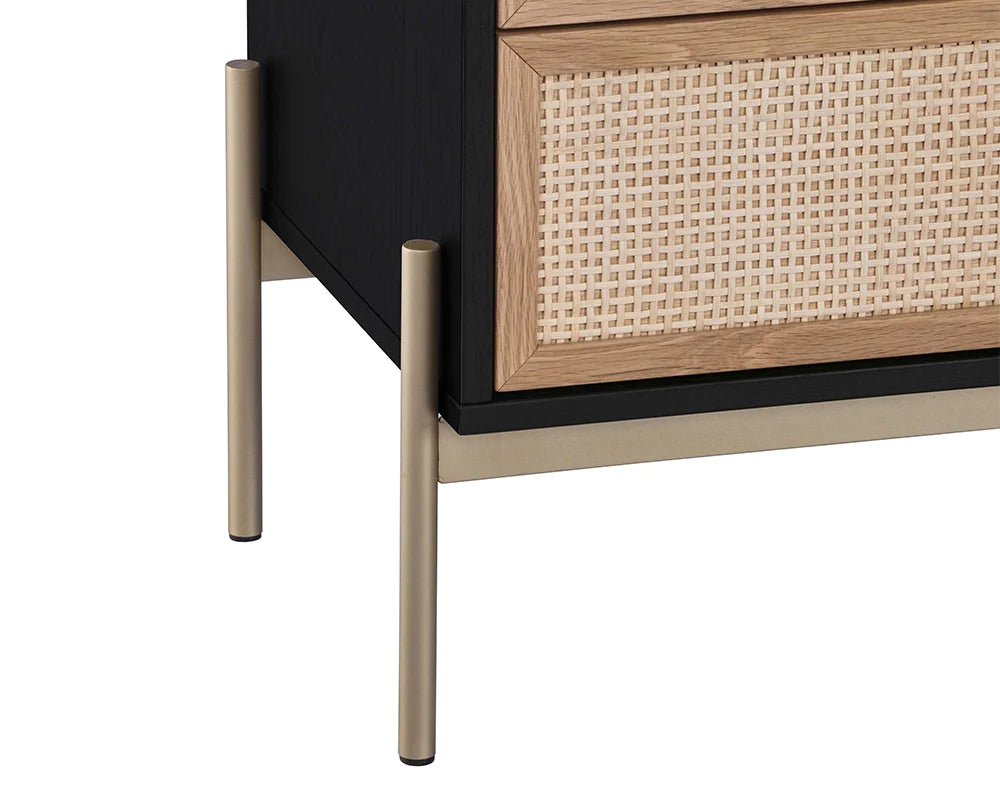 Avida Dresser